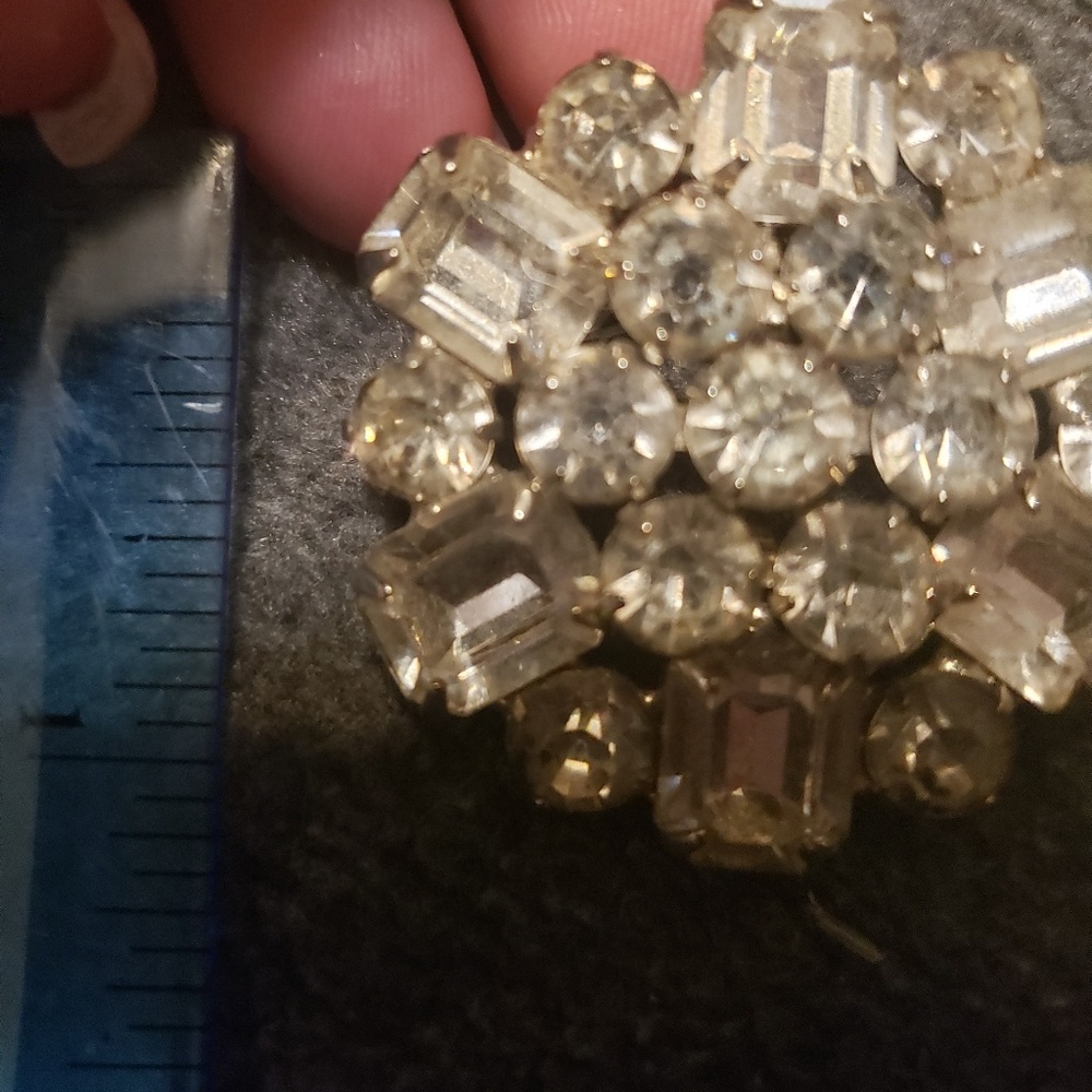 Lapel pin crystal look